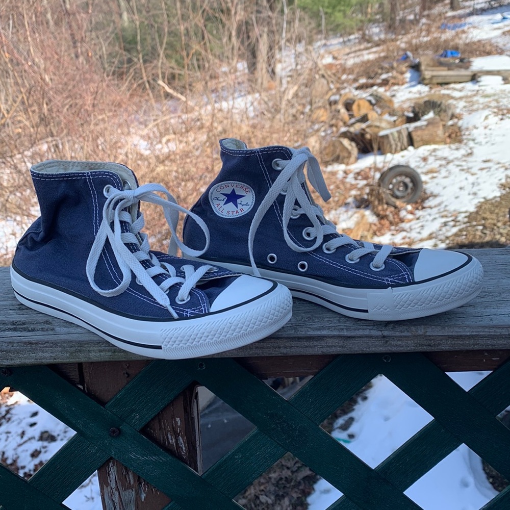 Converse All Star  Chuck Taylor High Top Canvas Sneakers Sz 4